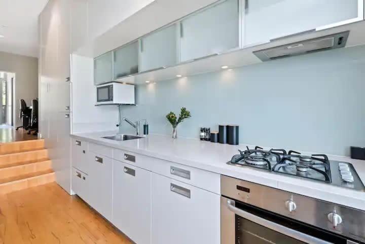 Luxury Lake View - 1 Bedroom Queenstown Kültér fotó