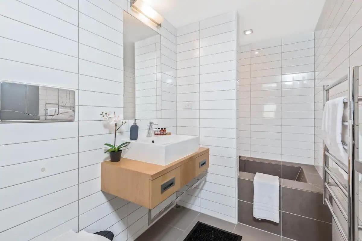 Luxury Lake View - 1 Bedroom Queenstown Kültér fotó